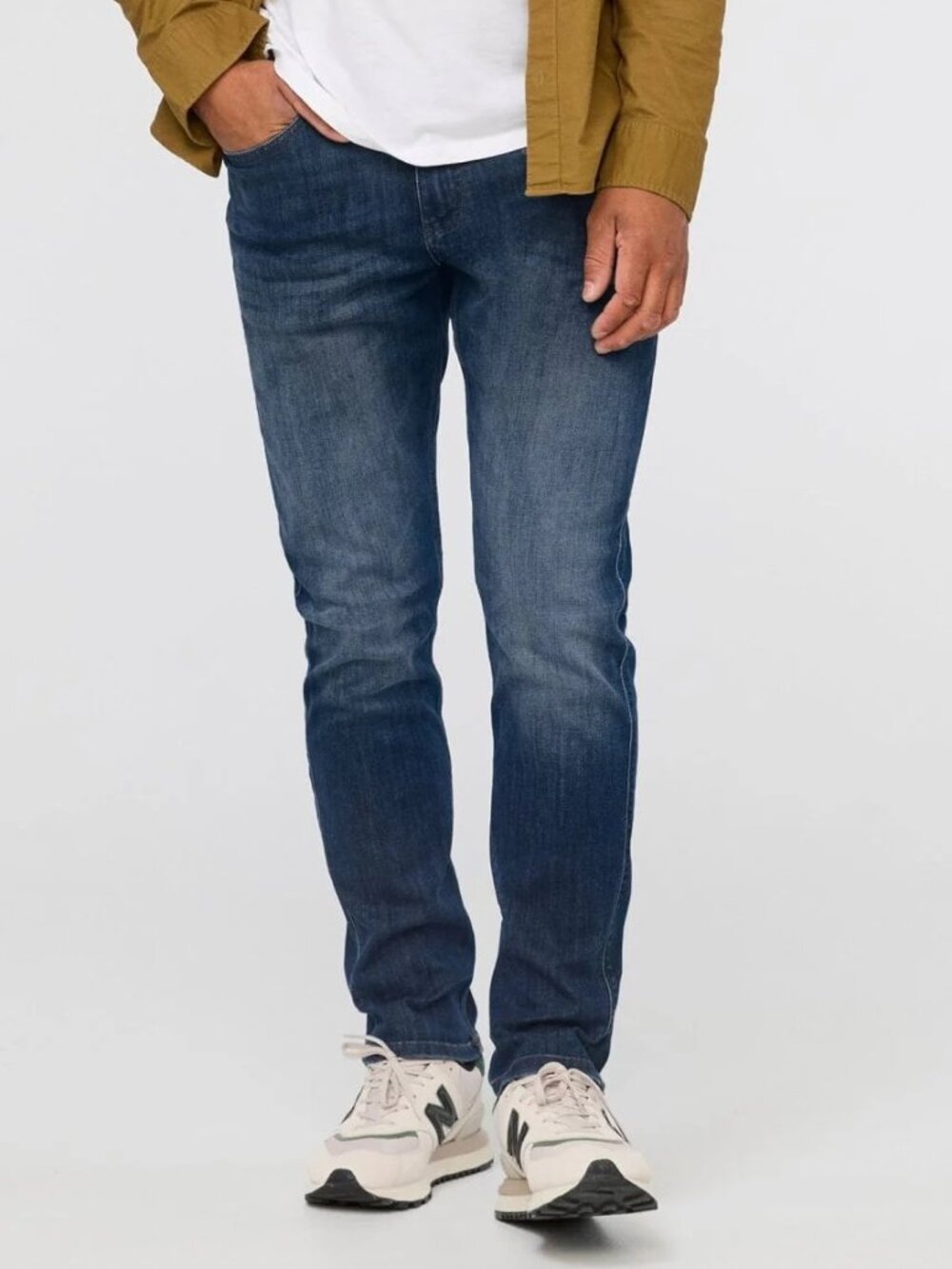 NEW DU/ER SZ 31 x 32 Performance Denim Relaxed Taper - Galactic Blue Jeans